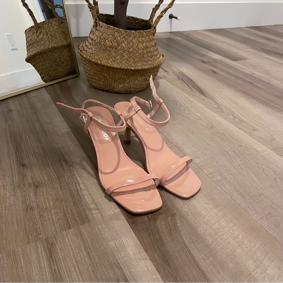 Gorgeous blush heels - Picture 3 of 6